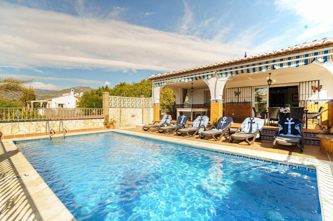 Villa Triana Нерха Екстериор снимка