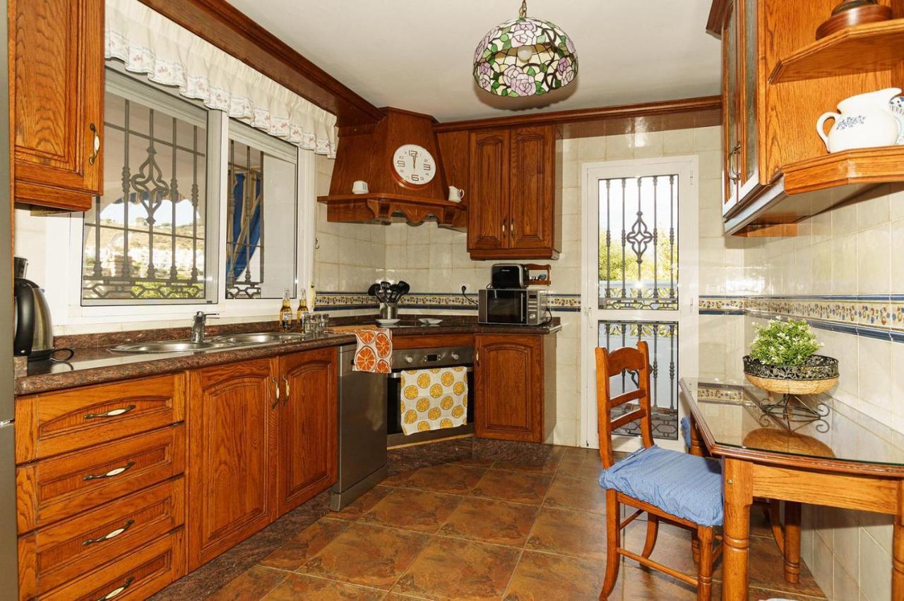 Villa Triana Нерха Екстериор снимка