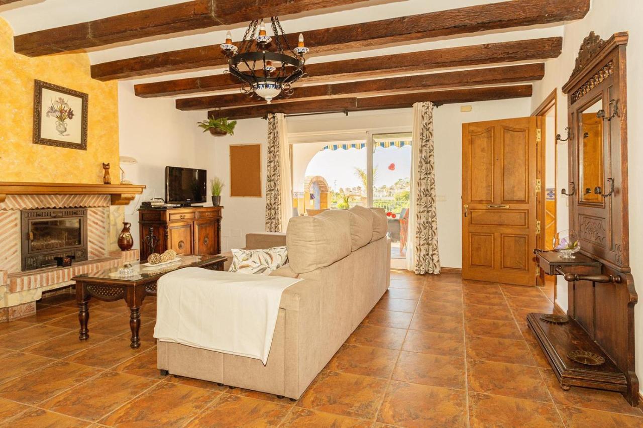 Villa Triana Нерха Екстериор снимка