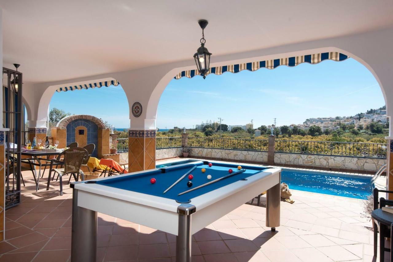 Villa Triana Нерха Екстериор снимка