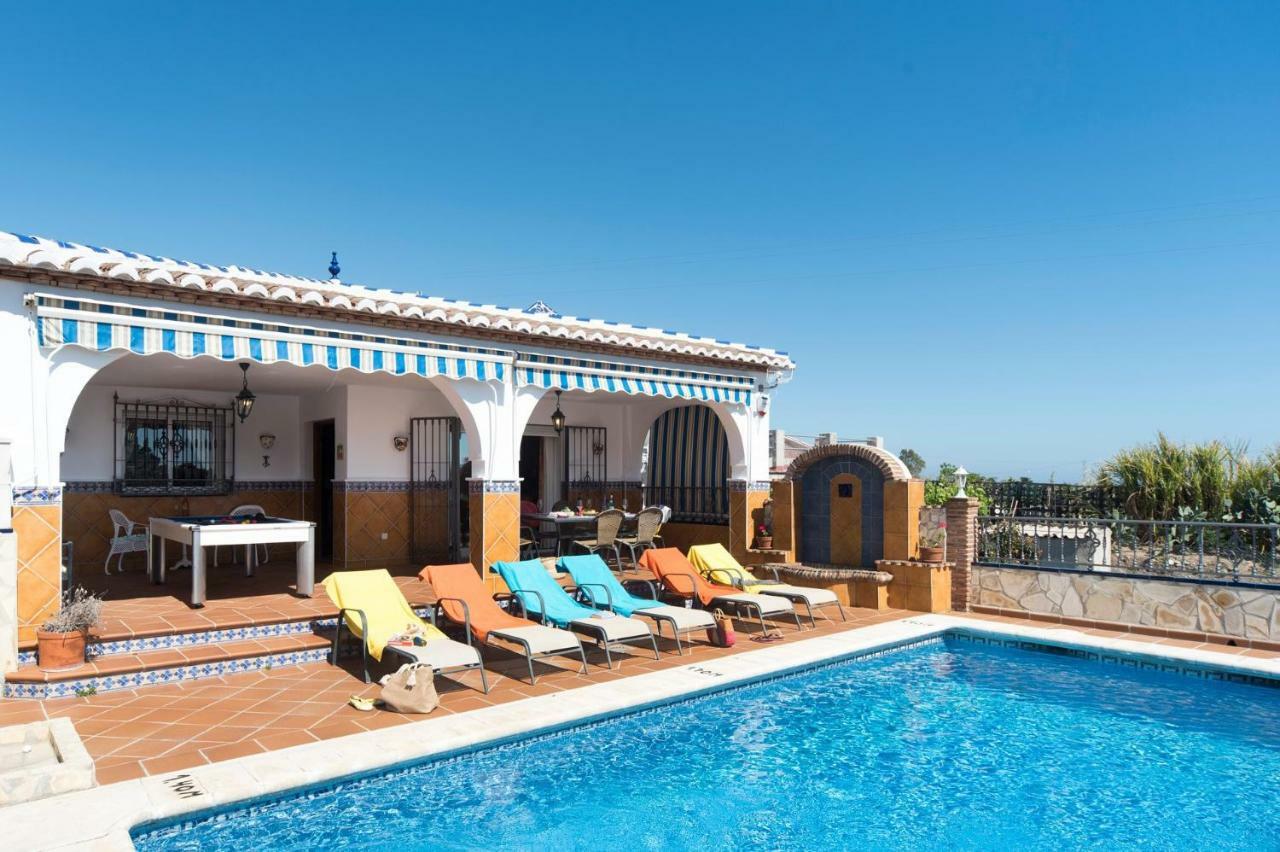 Villa Triana Нерха Екстериор снимка