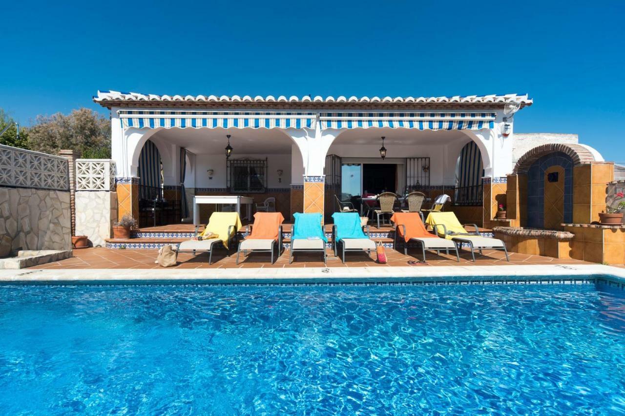 Villa Triana Нерха Екстериор снимка