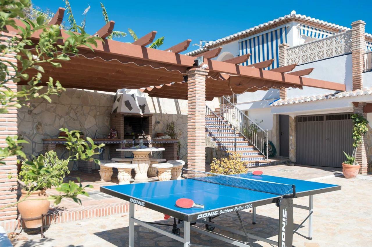 Villa Triana Нерха Екстериор снимка